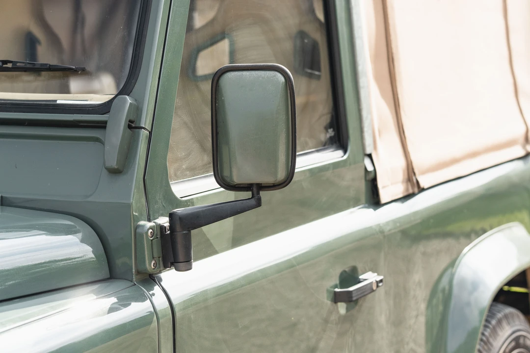 2011 Land Rover Defender 90 - Image 27 of 31