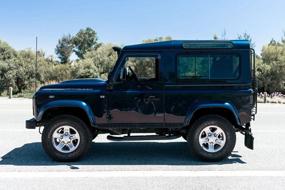 2011 Land Rover Defender 90 - Image 4 of 31