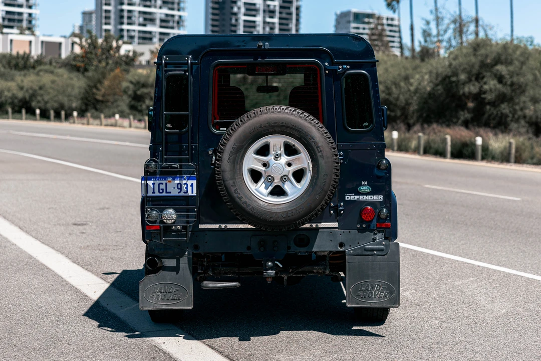 2011 Land Rover Defender 90 - Image 6 of 31