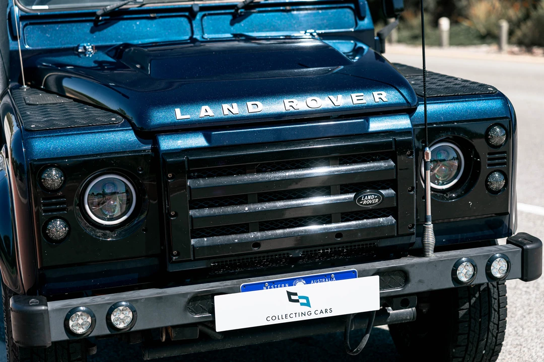 2011 Land Rover Defender 90 - Image 20 of 31