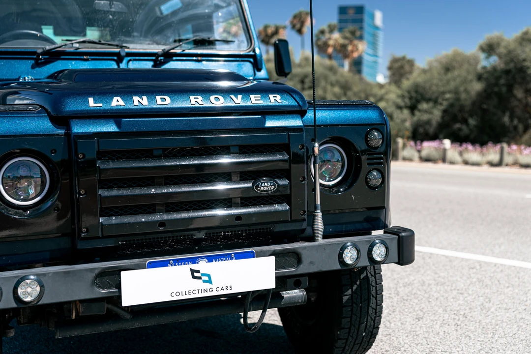 2011 Land Rover Defender 90 - Image 22 of 31