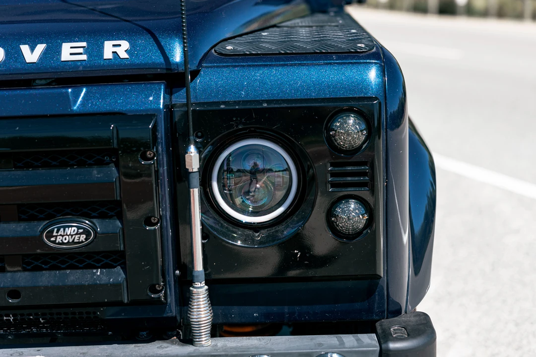 2011 Land Rover Defender 90 - Image 25 of 31