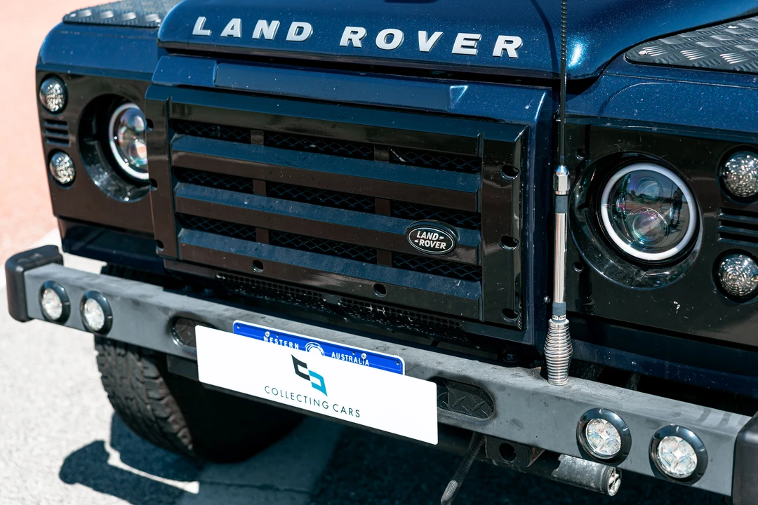 2011 Land Rover Defender 90 - Image 27 of 31