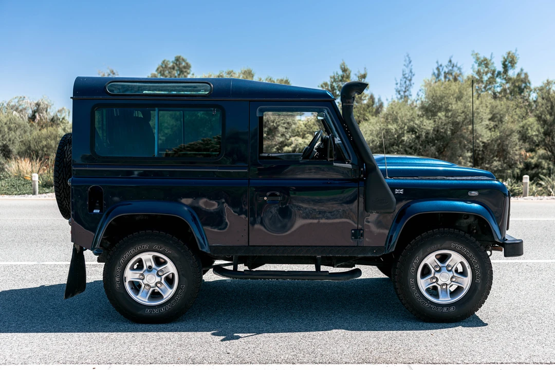2011 Land Rover Defender 90 - Image 8 of 31