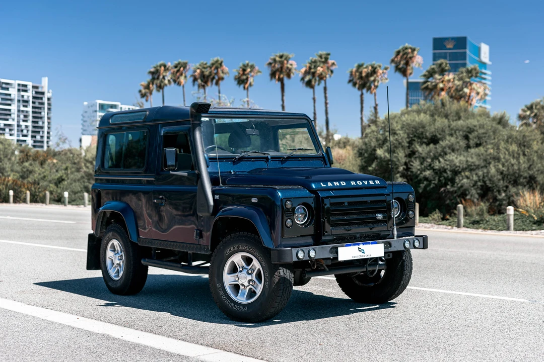 2011 Land Rover Defender 90 - Image 9 of 31