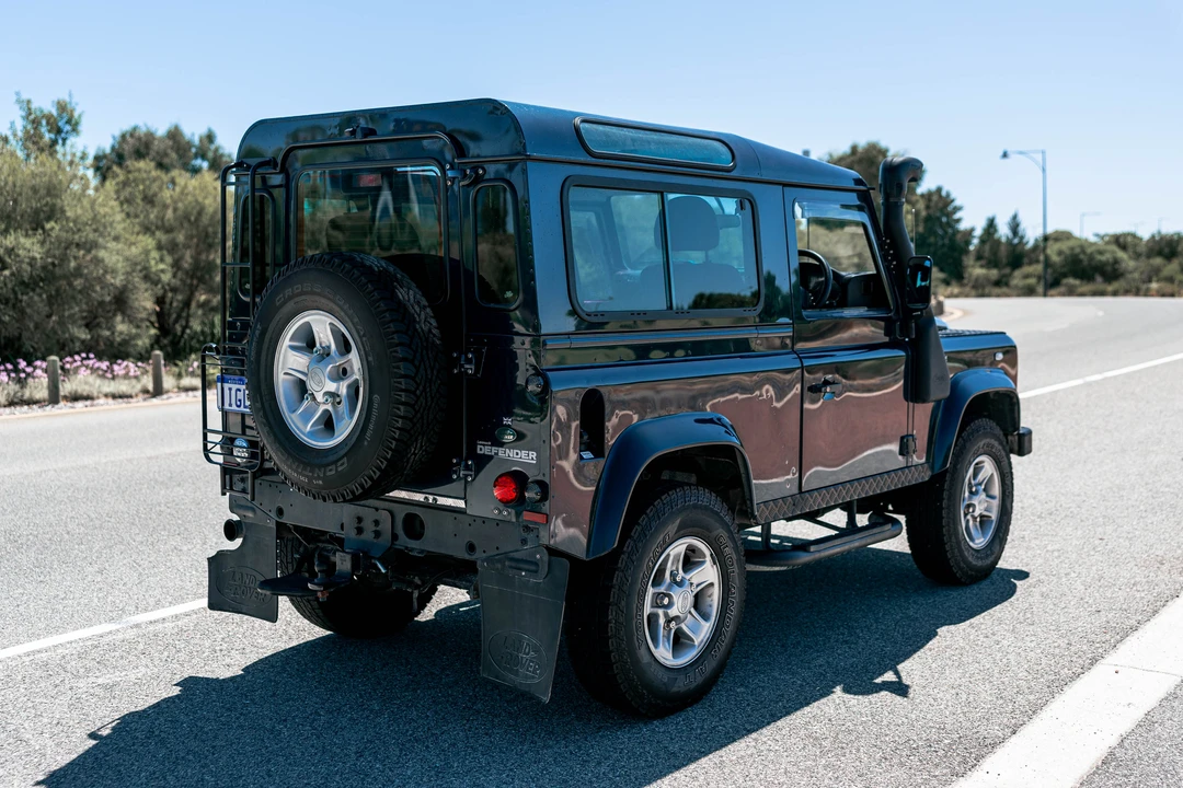 2011 Land Rover Defender 90 - Image 7 of 31