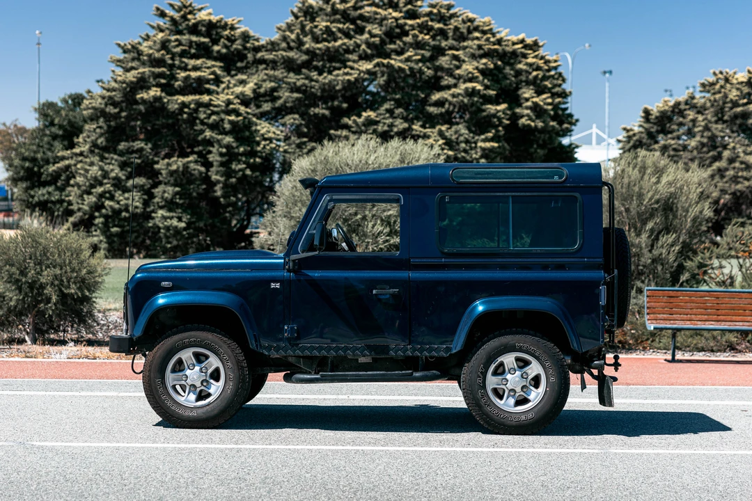 2011 Land Rover Defender 90 - Image 12 of 31