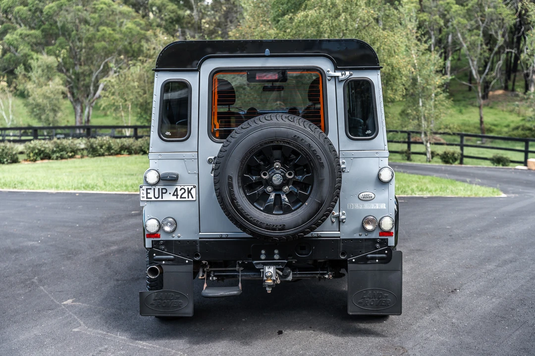 2011 Land Rover Defender 90 - Image 5 of 31