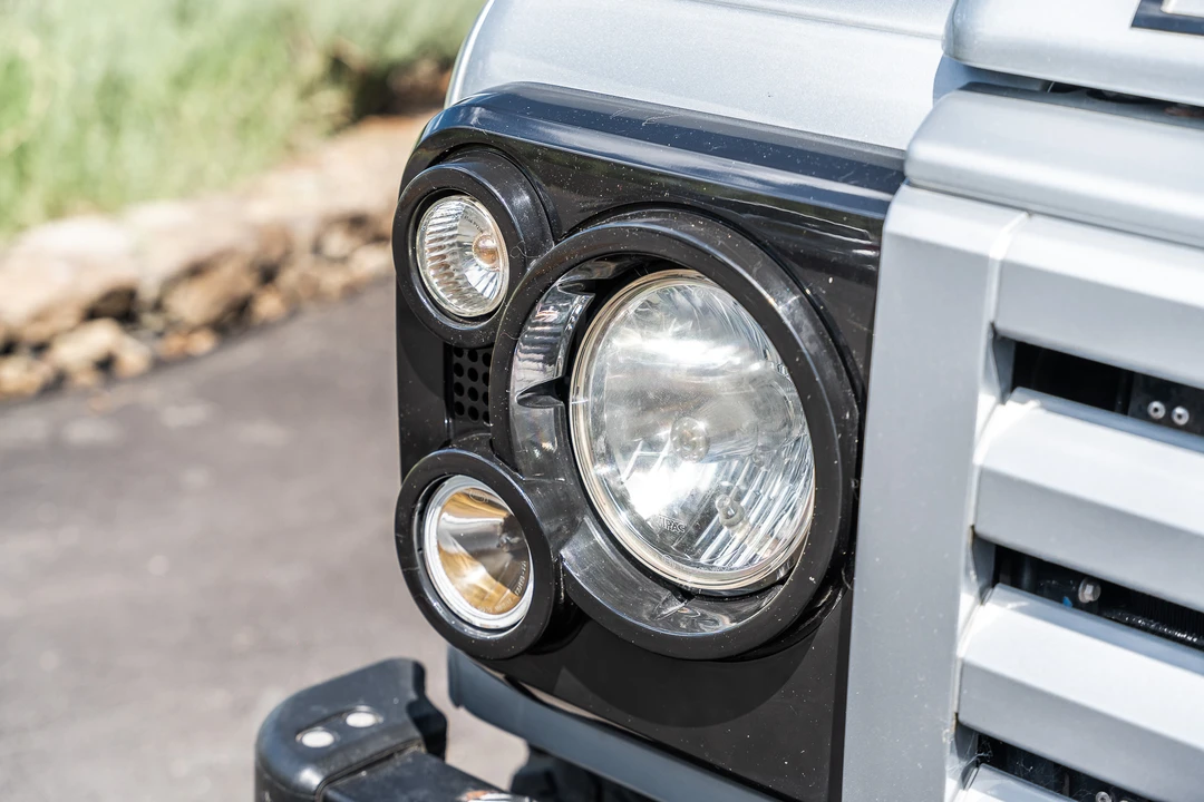 2011 Land Rover Defender 90 - Image 30 of 31