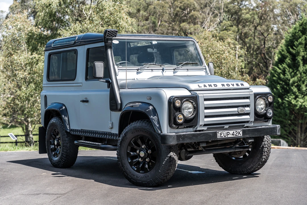 2011 Land Rover Defender 90 - Image 3 of 31