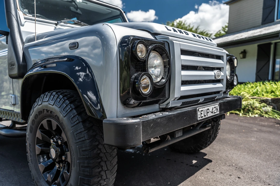 2011 Land Rover Defender 90 - Image 18 of 31
