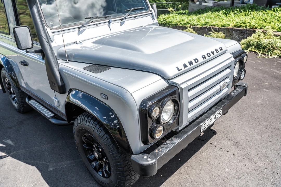 2011 Land Rover Defender 90 - Image 19 of 31