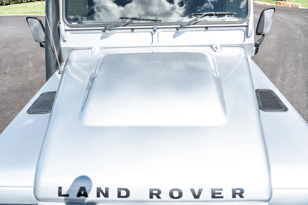 2011 Land Rover Defender 90 - Image 26 of 31