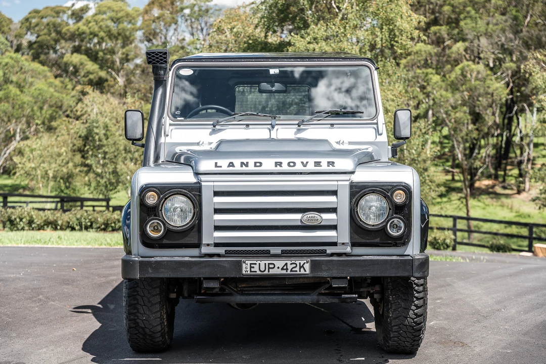2011 Land Rover Defender 90 - Image 8 of 31