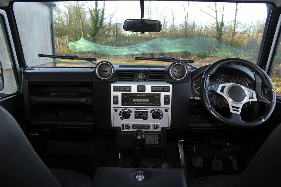 2011 Land Rover Defender 90 - Image 26 of 30