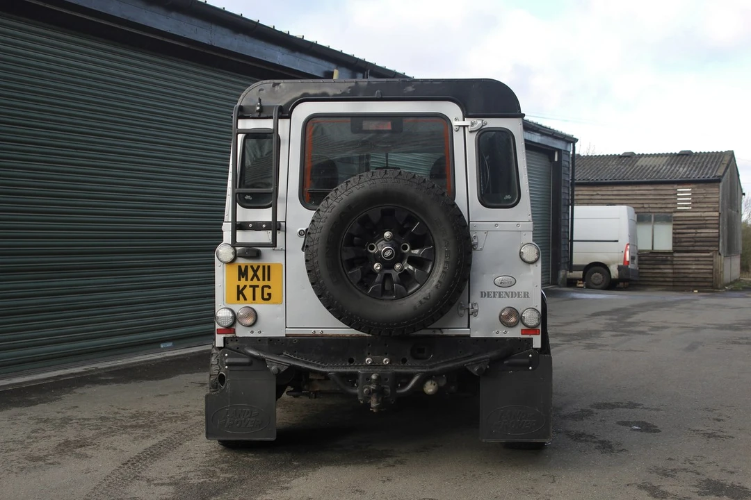 2011 Land Rover Defender 90 - Image 21 of 30