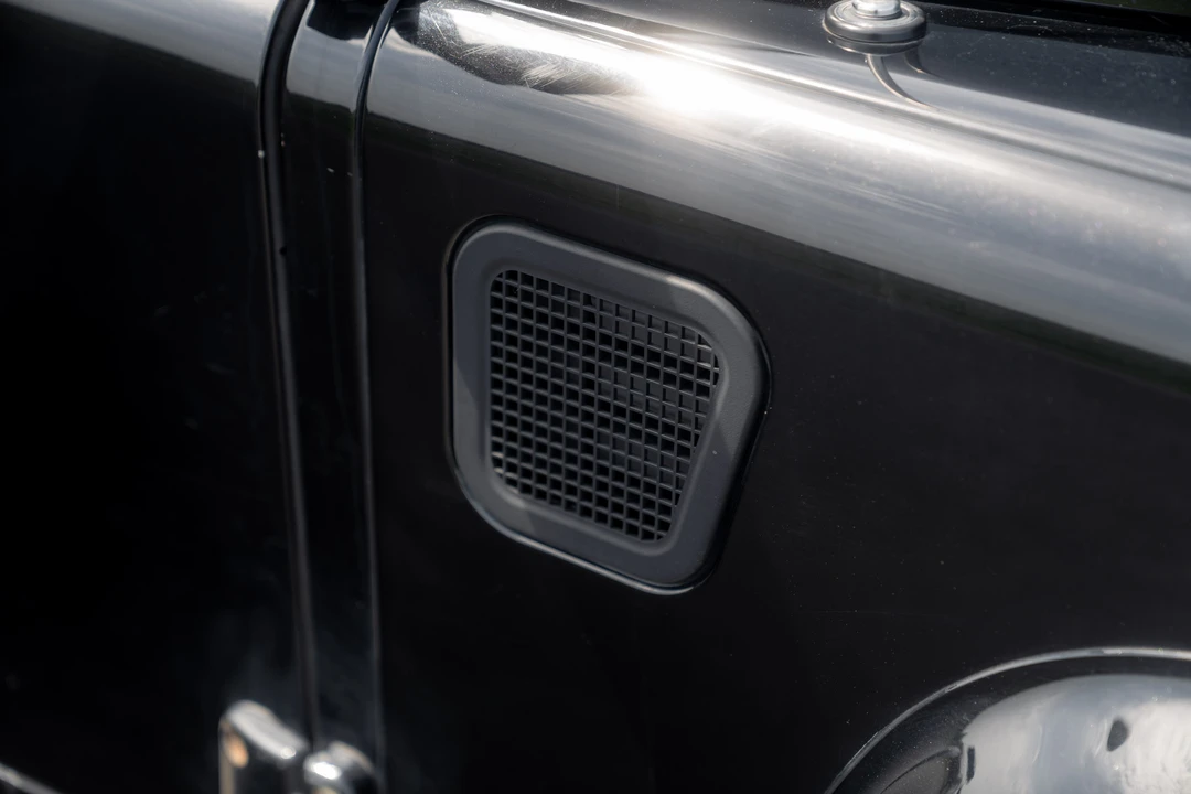 2011 Land Rover Defender 90 - Image 25 of 31