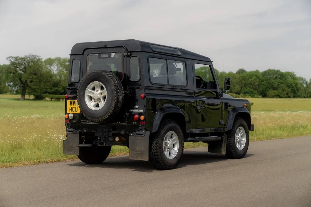 2011 Land Rover Defender 90 - Image 7 of 31