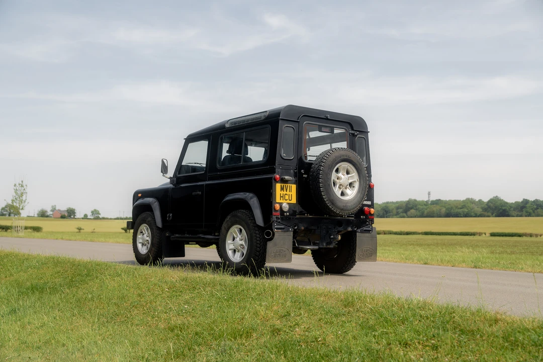 2011 Land Rover Defender 90 - Image 16 of 31