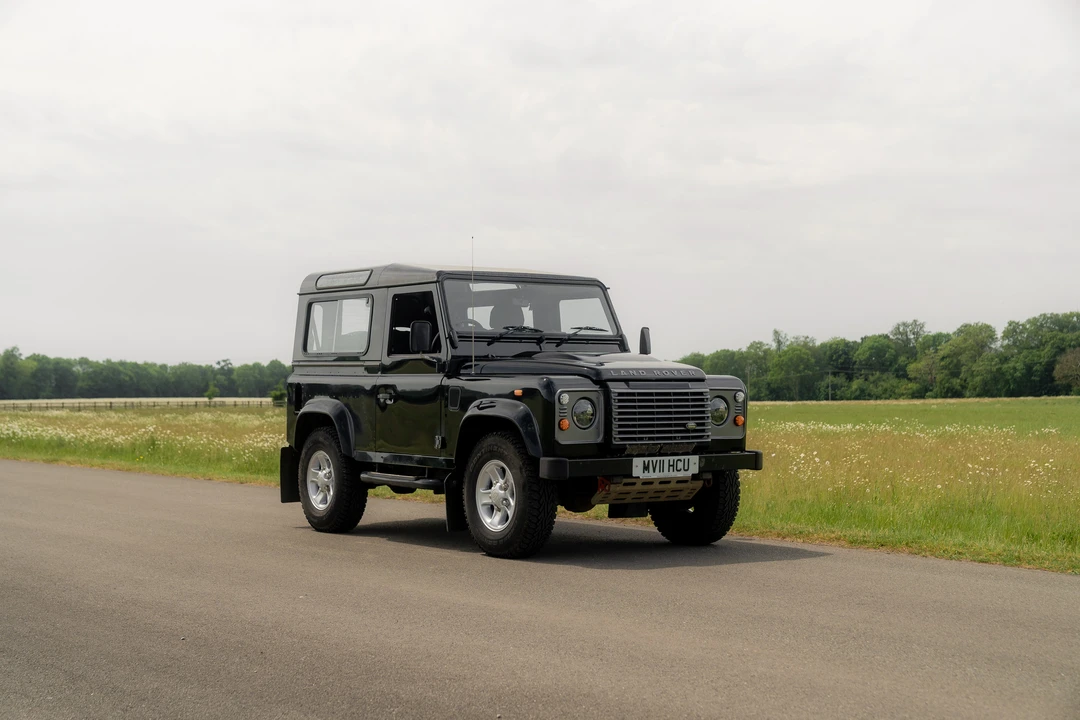 2011 Land Rover Defender 90 - Image 18 of 31