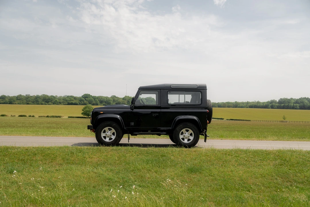 2011 Land Rover Defender 90 - Image 20 of 31