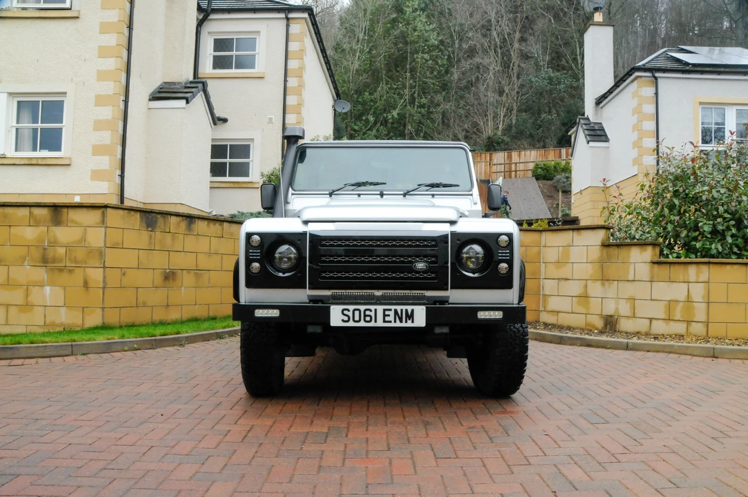 2011 Land Rover Defender 90 - Image 2 of 31