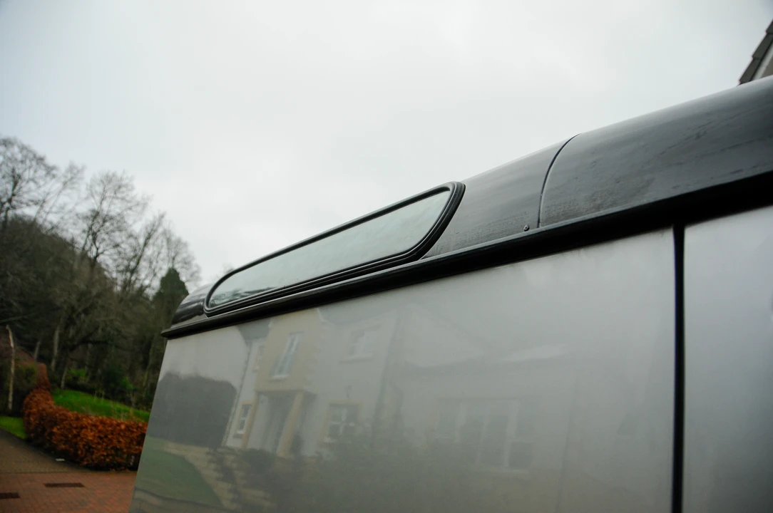 2011 Land Rover Defender 90 - Image 14 of 31