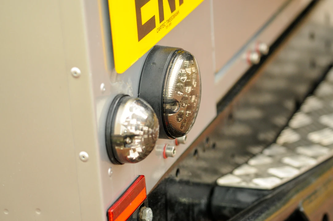 2011 Land Rover Defender 90 - Image 25 of 31