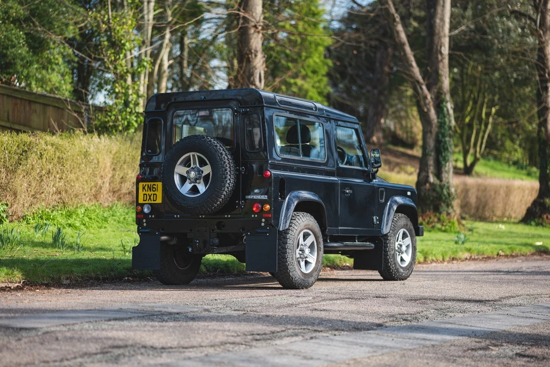 2011 Land Rover Defender 90 - Image 12 of 30