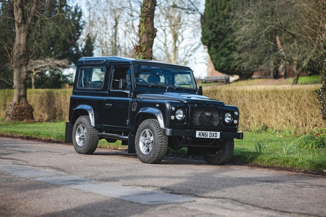 2011 Land Rover Defender 90 - Image 3 of 30