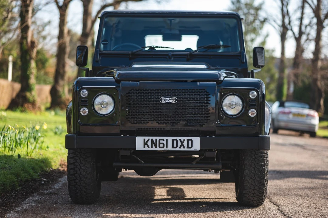 2011 Land Rover Defender 90 - Image 9 of 30