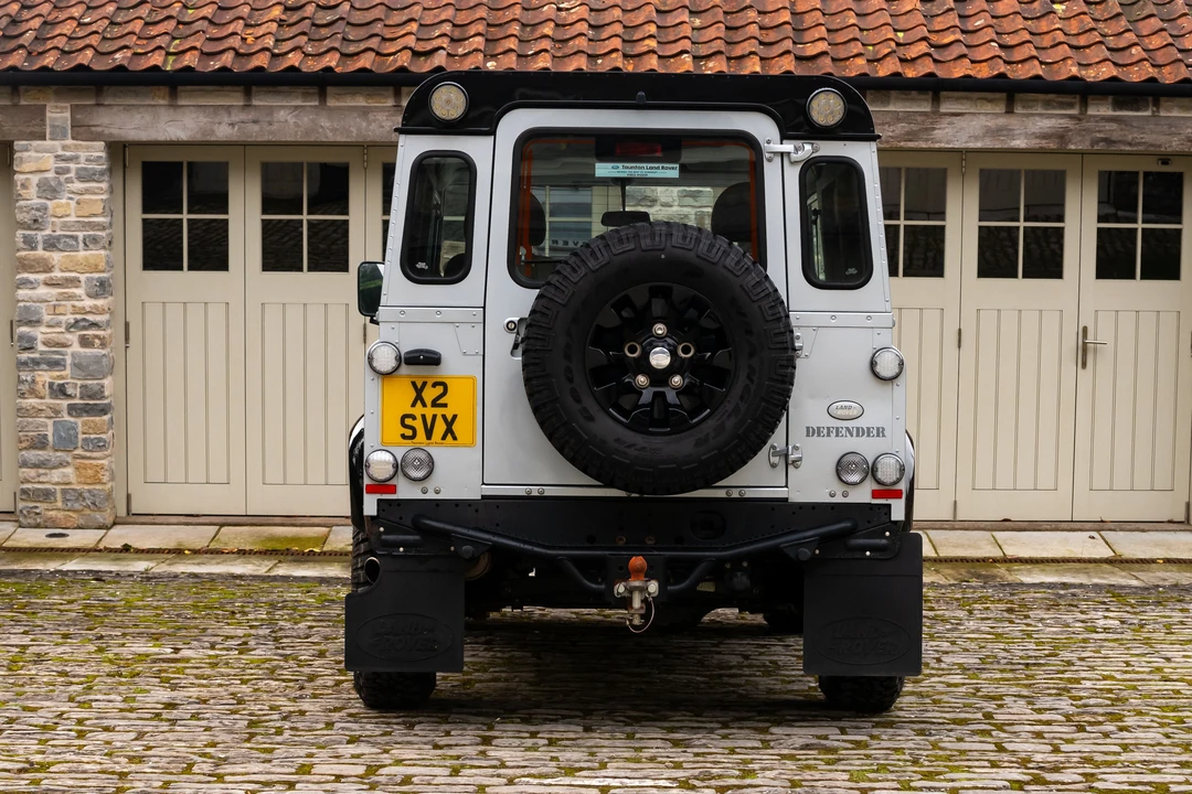 2011 Land Rover Defender 90 - Image 3 of 31