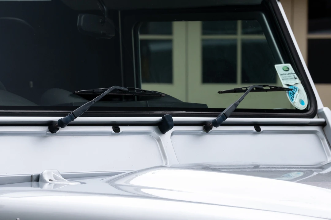 2011 Land Rover Defender 90 - Image 24 of 31