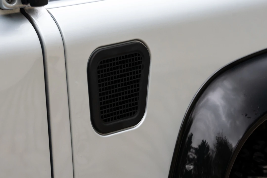2011 Land Rover Defender 90 - Image 20 of 31