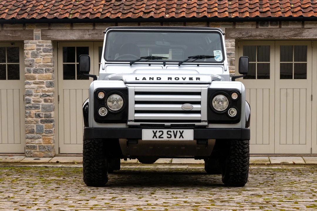 2011 Land Rover Defender 90 - Image 12 of 31