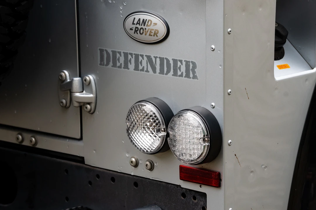 2011 Land Rover Defender 90 - Image 8 of 31