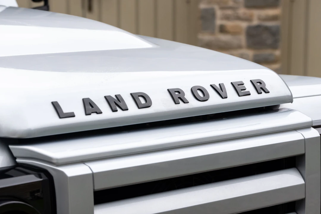 2011 Land Rover Defender 90 - Image 2 of 31