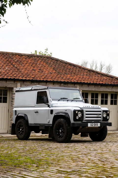 2011 Land Rover Defender 90 - Image 13 of 31