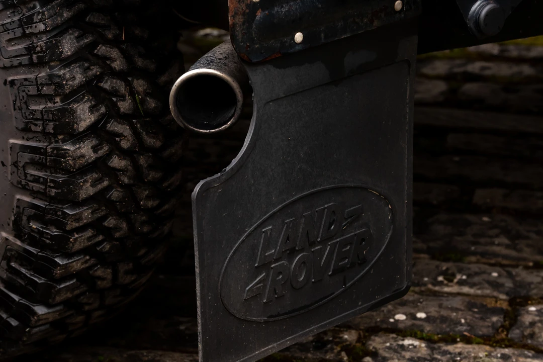 2011 Land Rover Defender 90 - Image 16 of 31