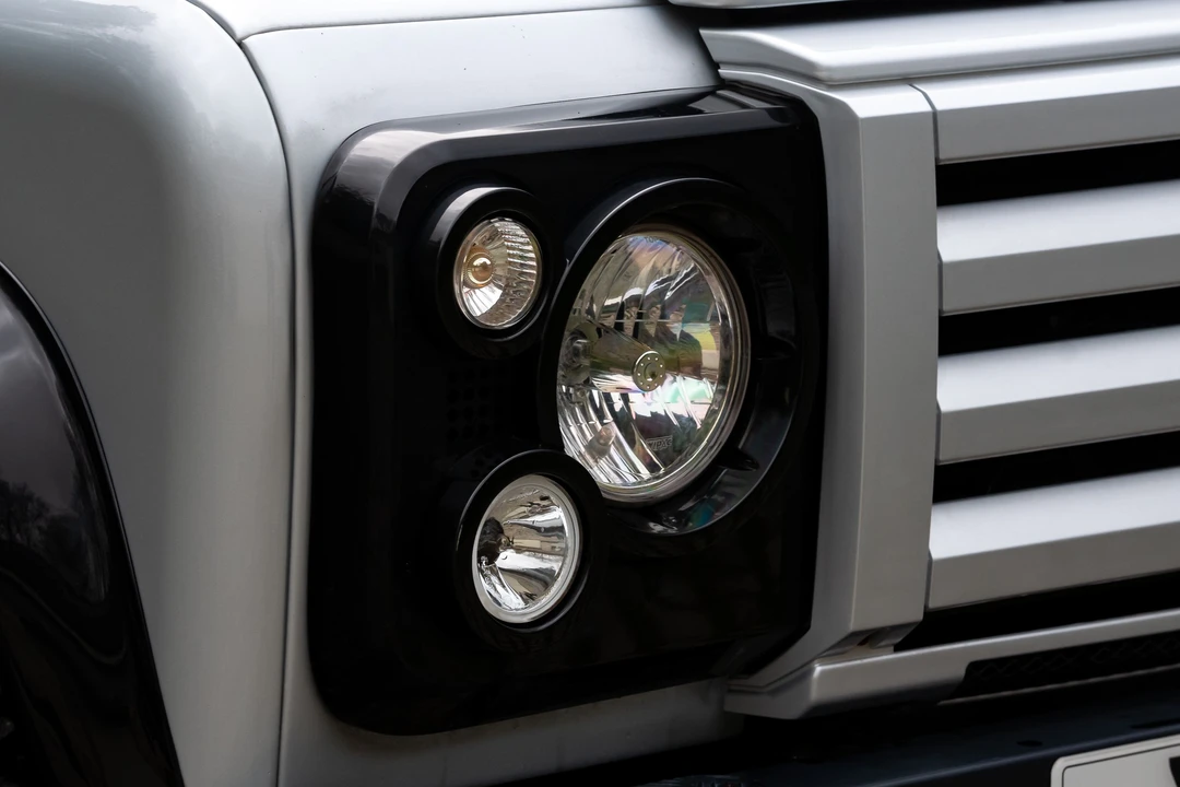 2011 Land Rover Defender 90 - Image 13 of 31