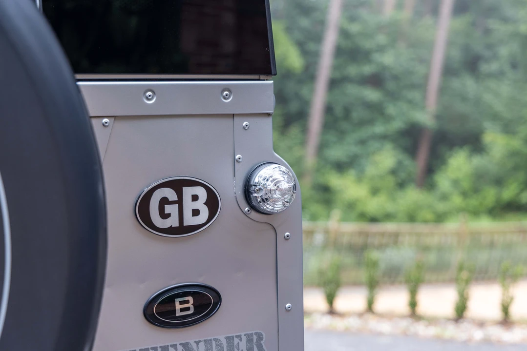 2011 Land Rover Defender 90 - Image 11 of 31