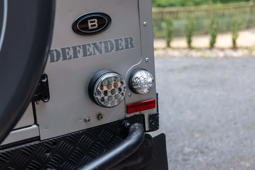 2011 Land Rover Defender 90 - Image 13 of 31