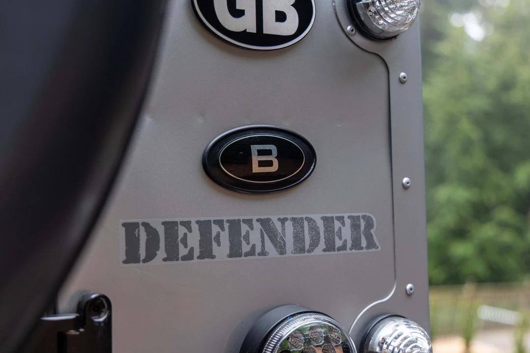 2011 Land Rover Defender 90 - Image 17 of 31