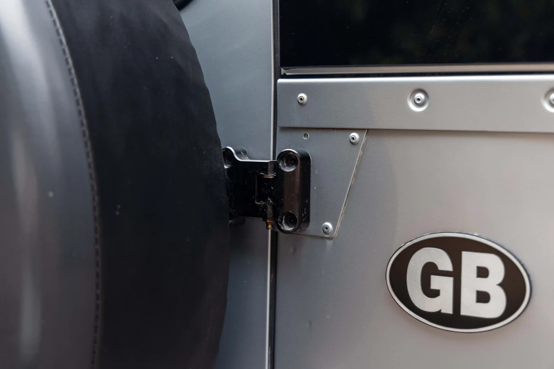 2011 Land Rover Defender 90 - Image 23 of 31