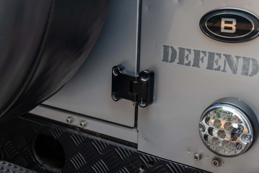 2011 Land Rover Defender 90 - Image 24 of 31