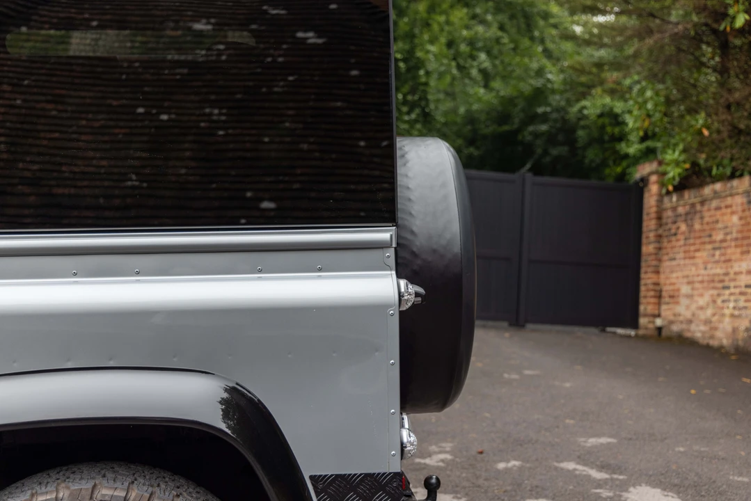 2011 Land Rover Defender 90 - Image 30 of 31
