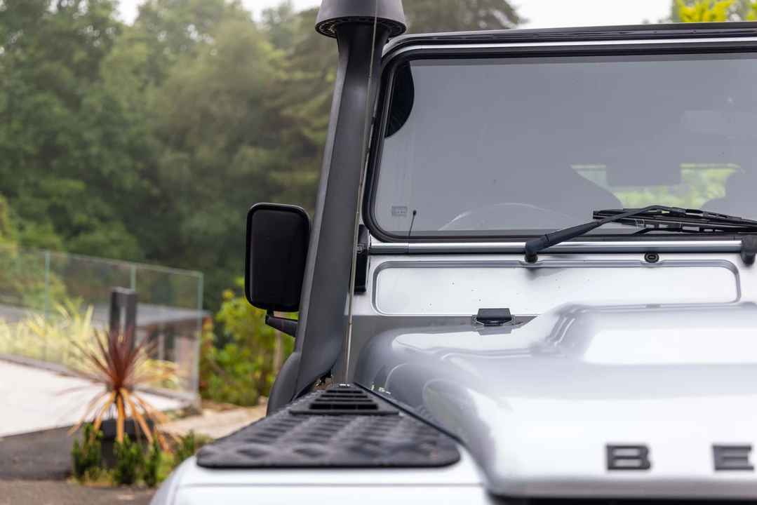 2011 Land Rover Defender 90 - Image 28 of 31