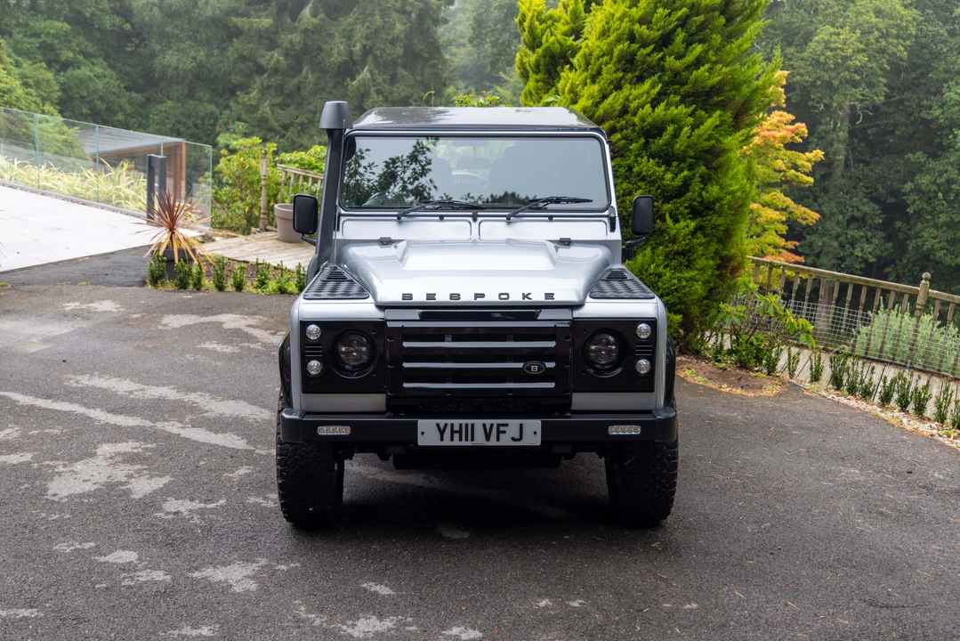 2011 Land Rover Defender 90 - Image 10 of 31