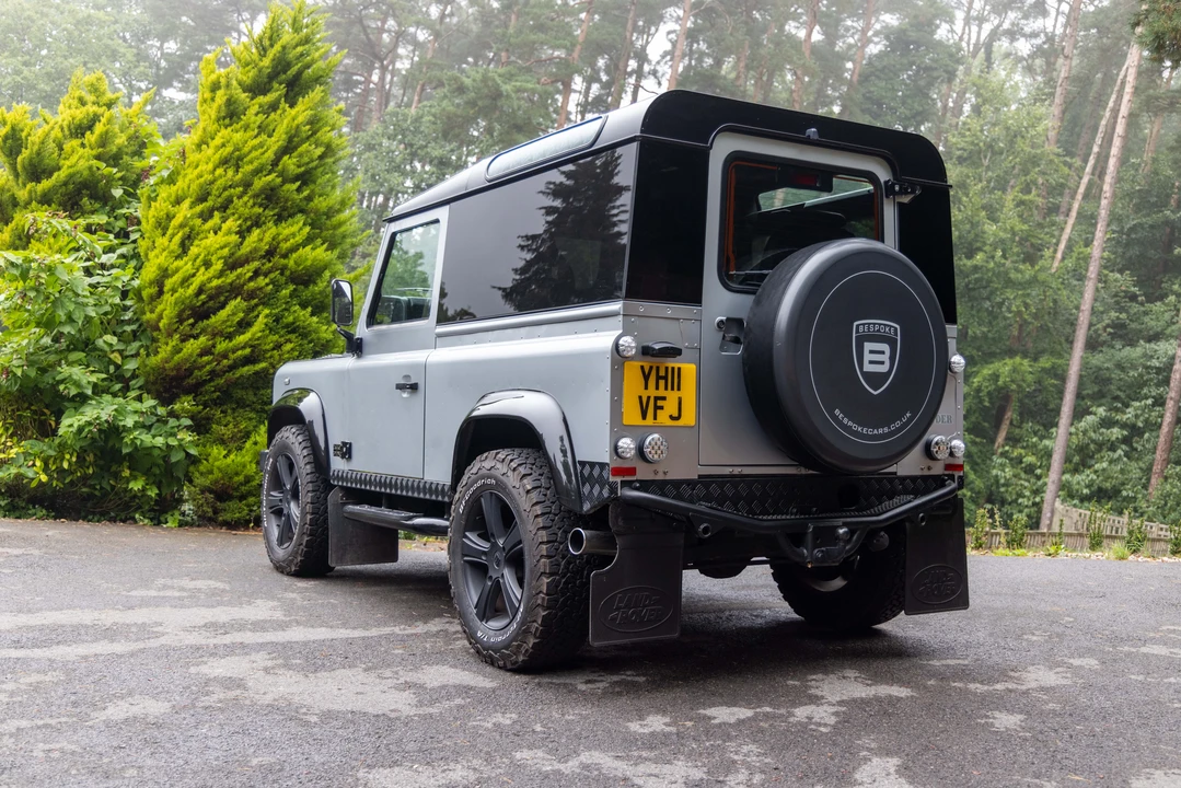 2011 Land Rover Defender 90 - Image 7 of 31