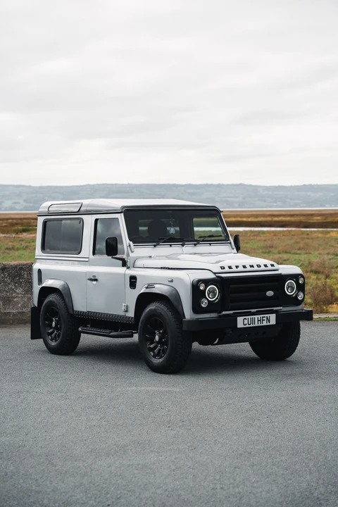 2011 Land Rover Defender 90 - Image 23 of 31